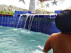 I Take My Stepmother to the Pool!