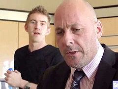 Femme au foyer, Mature, Mère que j'aimerais baiser