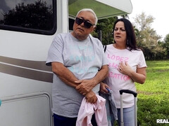 Sucer une bite, En levrette, Famille, Branlette thaïlandaise, Léchez, De plein air, Jupe, Fessée