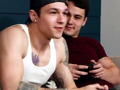 18 ans, Grosse bite, En levrette, Homosexuelle, Branler, Muscle, Adolescente, Plan cul à trois