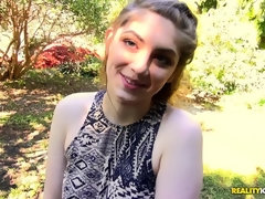 Tussi, Grosser arsch, Blasen, Aufs gesicht abspritzen, Handjob, Rasiert, Tätowierung, Jungendliche (18+)