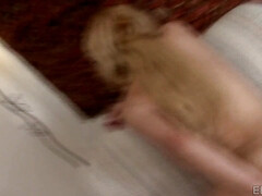 Gros seins, Blonde, Plantureuse, Masturbation, Seins naturels, Nénés, Jouets