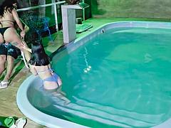Amateur, Verga grande, Mamada, Morena, Atrapados, Hd, Latina, Piscina