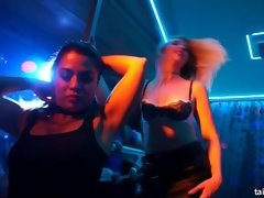 Noire, Club, Lesbienne, Léchez, Orgie, Chatte, Echangistes, Mouillée