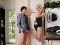 Sucer une bite, Mignonne, Bâillonner, Petite amie, Léchez, Chatte, Chevaucher, Mouillée