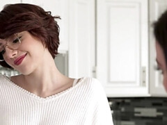 Lécher le cul, Brunette brune, Lesbienne, Léchez, Orgasme, Petite femme, Cheveux courts, Maigrichonne