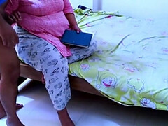 18, ぽっちゃり, デカ尻, デカパイ, 彼氏, インド人, 教師, ユニフォーム