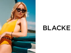 Blonde, Sucer une bite, En levrette, Branlette thaïlandaise, De plein air, Chatte, Rasée, Adolescente