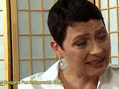 Brunette brune, Femme couguar, Lesbienne, Masturbation, Mère que j'aimerais baiser, Maman, Orgasme, Tabou