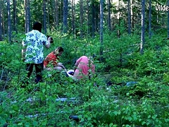 ぽちゃ, 顔射, 乱交, アウトドア, オマンコ, 剃毛, スウェーデン人, 三人