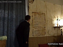 Blasen, Fetisch, Fingern, Küssen, Masturbation, Orgasmus, Tätowierung, Jungendliche (18+)