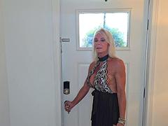 Grosser schwanz, Blondine, Spermaladung, Hd, Interrassisch, Reif, Muskel, Reiten