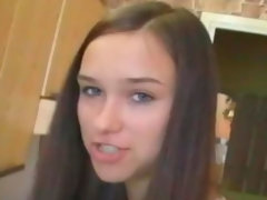 Leie, Arsch, Blasen, Braunhaarige, Handjob, Küche, Pov, Rasiert