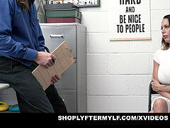 Sucer une bite, Tir de sperme, Mature, Mère que j'aimerais baiser, Bureau, Police