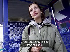 Enthousiasteling, Grote lul, Pijpbeurt, Sperma shot, Hondjeshouding, Vrouw, Openbaar, Tieten likken