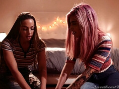 Dormitorio, Tetas grandes, Morena, Tetona, Peludo, Sexo duro, Coño, Tatuaje