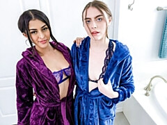 18 años, Verga grande, Tetas grandes, Mamada, Morena, Estilo perrito, Pov, Flaco