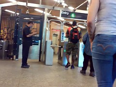 Толстушки, Подглядывание