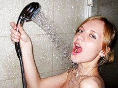 Amateur, Doigter, Masturbation, Petite femme, Douche, Dénudage, Adolescente, Jouets