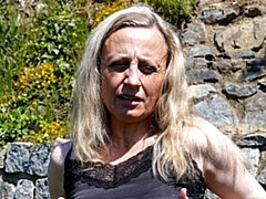 Blonde, Masturbation, Mère que j'aimerais baiser, Seins naturels, De plein air, Maigrichonne, Nénés, Jouets