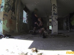 Enthousiasteling, Pijpbeurt, Sperma shot, Sperma in gezicht, Vingeren, Gezichtspunt, Kut duiken, Uniformpje