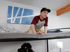Leie, Amerikanisch, Arsch, Schlafzimmer, Frau frau mann, Interrassisch, Masturbation, Piercing