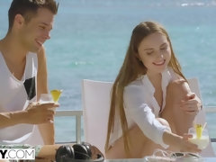 Cul, Cul à la bouche, Sucer une bite, Brunette brune, Queue, Faciale, Actrice du porno, Chevaucher