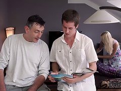 Mamada, Checa, Papá, Penetracion con dedos, Lamidas, Maduro, Hijo, Adolescente