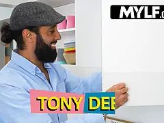 Amerikanisch, Grosser schwanz, Grosse titten, Blasen, Spermaladung, Aufs gesicht abspritzen, Handjob, Hd