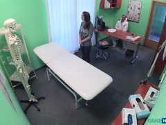 Arzt, Hundestellung, Fingern, Handjob, Krankenschwester, Muschi, Uniform, Spanner