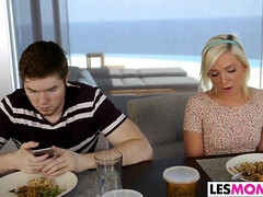 Rubia, Tetona, Linda, Garganta profunda, Lencería, Madres para coger, Natural, Tetas