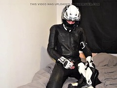 I jerk off and cum on my boots in my biker gear