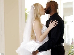 Blonde, Sucer une bite, Tir de sperme, Robe, Faciale, Hard, Interracial, Chatte