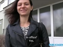 Sucer une bite, Brunette brune, Voiture, Tir de sperme, Tchèque, Hd, Public, Chatte