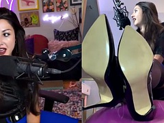 Twitch live streaming of sweaty fleshy soles