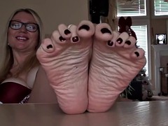 MILF Soles & Toes